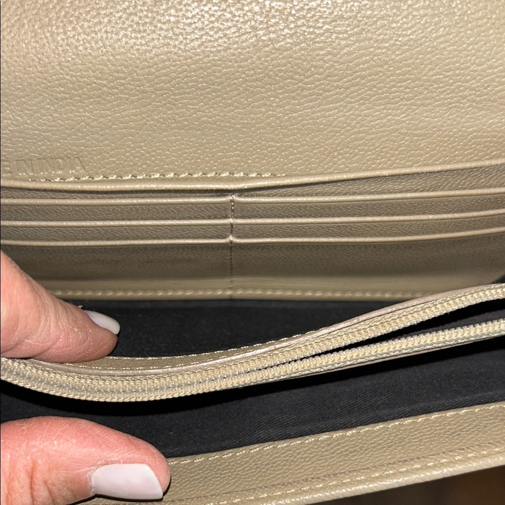 See By Chloe Taupe and White Aura Long Flap Leather Wallet - Picture 9 of 16